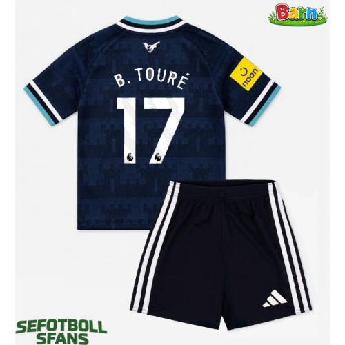 Newcastle United Bazoumana Toure #17 Bortaställ Barn 2026-27 Kortärmad (+ Korta byxor) Newcastle United Bazoumana Toure #17 Bortaställ Barn 2026-27 Kortärmad (+ Korta byxor)